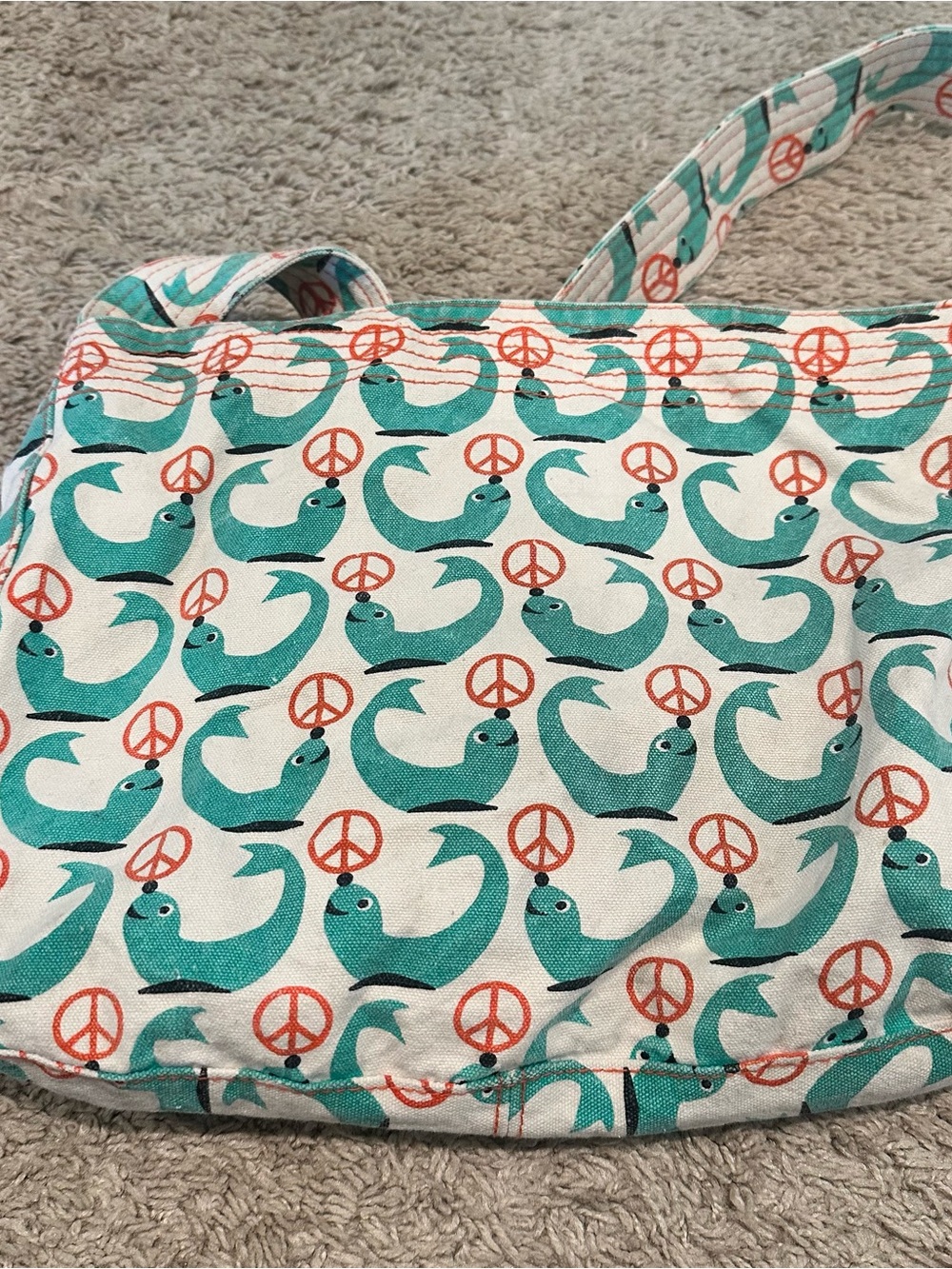 bungalow 360 Teal and Orange Seal Print Shoulder Bag w/matching billfold - Picture 6 of 9